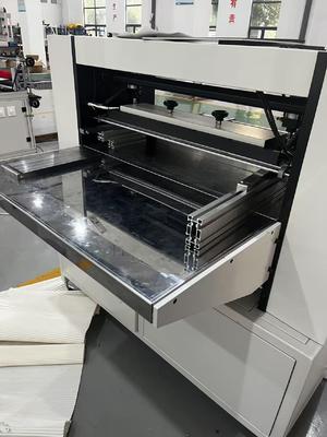 De tweede generatie papiervouwmachine