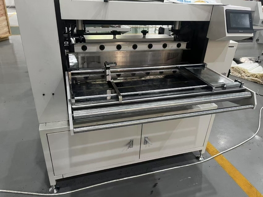 Automatische vouwmachine voor het vouwen van papierbestanden