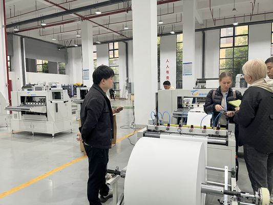 Knif Blade snijden vouw plooien Productielijn Oliebrandstoffilters Machines maken Automatische CNC Knif Papier vouwen Productlijn