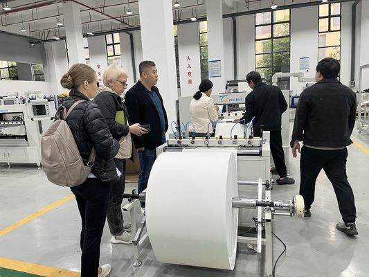 Automatische mesfilter vouwmachine voor vrachtwagenluchtfilters