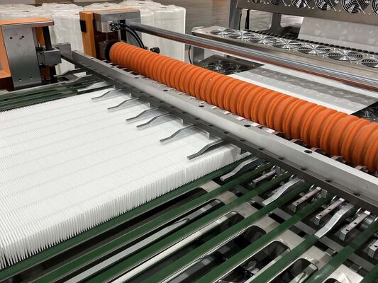 CE&ISO-gecertificeerde volautomatische servomotor mini-HEPA-filter vouw- en lijmproductielijn