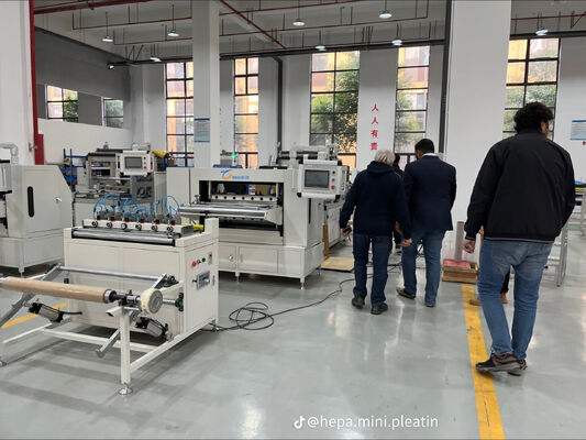 Volautomatische mesplooimachine voor autofilters Vrachtwagenfilters Filtervouw- en lijmproductielijn