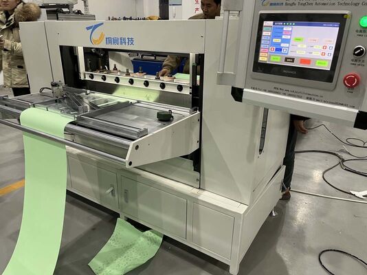 Stabiele output Gemakkelijk te bedienen Filtervouwbare lijmproductielijn Ondersteunende lange-tijd continue werking