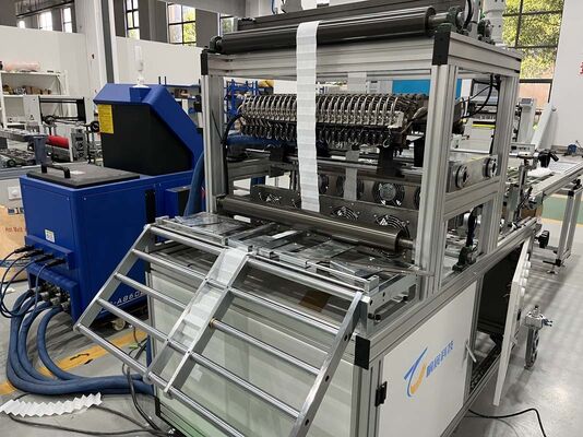 Stabiele output Gemakkelijk te bedienen Filtervouwbare lijmproductielijn Ondersteunende lange-tijd continue werking