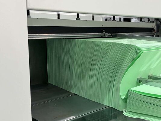 Precisie-ontworpen voor verbeterde duurzaamheid 300 mm plooihoogte Vouwsysteem voor grootschalige productie