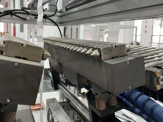 Duurzame en robuuste PP continu lijmmachine voor industriële en thuisfilter continue productie